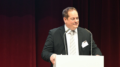 Dr. Marc Göcks Dr. Marc Göcks