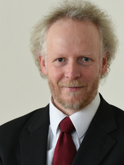 Dr. Markus von der Heyde Dr. Markus von der Heyde