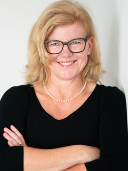 Dr. Yvonne Groening Dr. Yvonne Groening